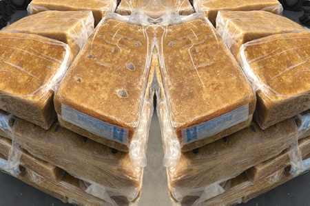 华东天然胶标胶价格走跌200元/吨