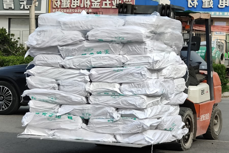 江苏全乳胶价格震荡回落150元/吨